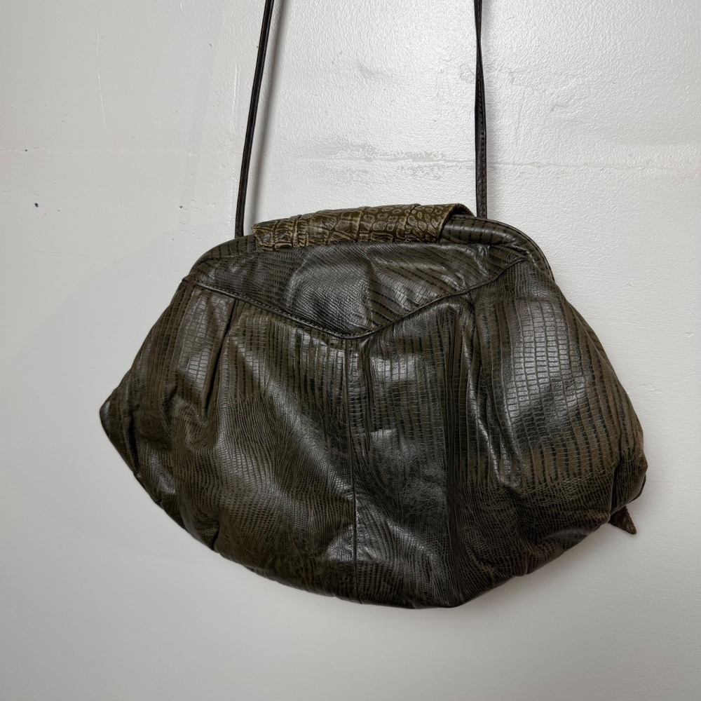 Vintage 90s Green Monstera Garden Leaf Flap Crossbody purse w long skinny handle - Picture 8 of 9